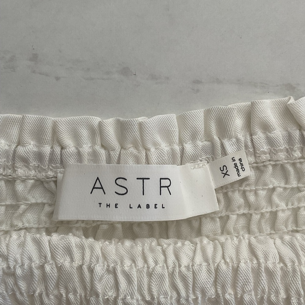 ASTR The Label Mason Smocked Puff Sleeve Top White - Picture 6 of 7